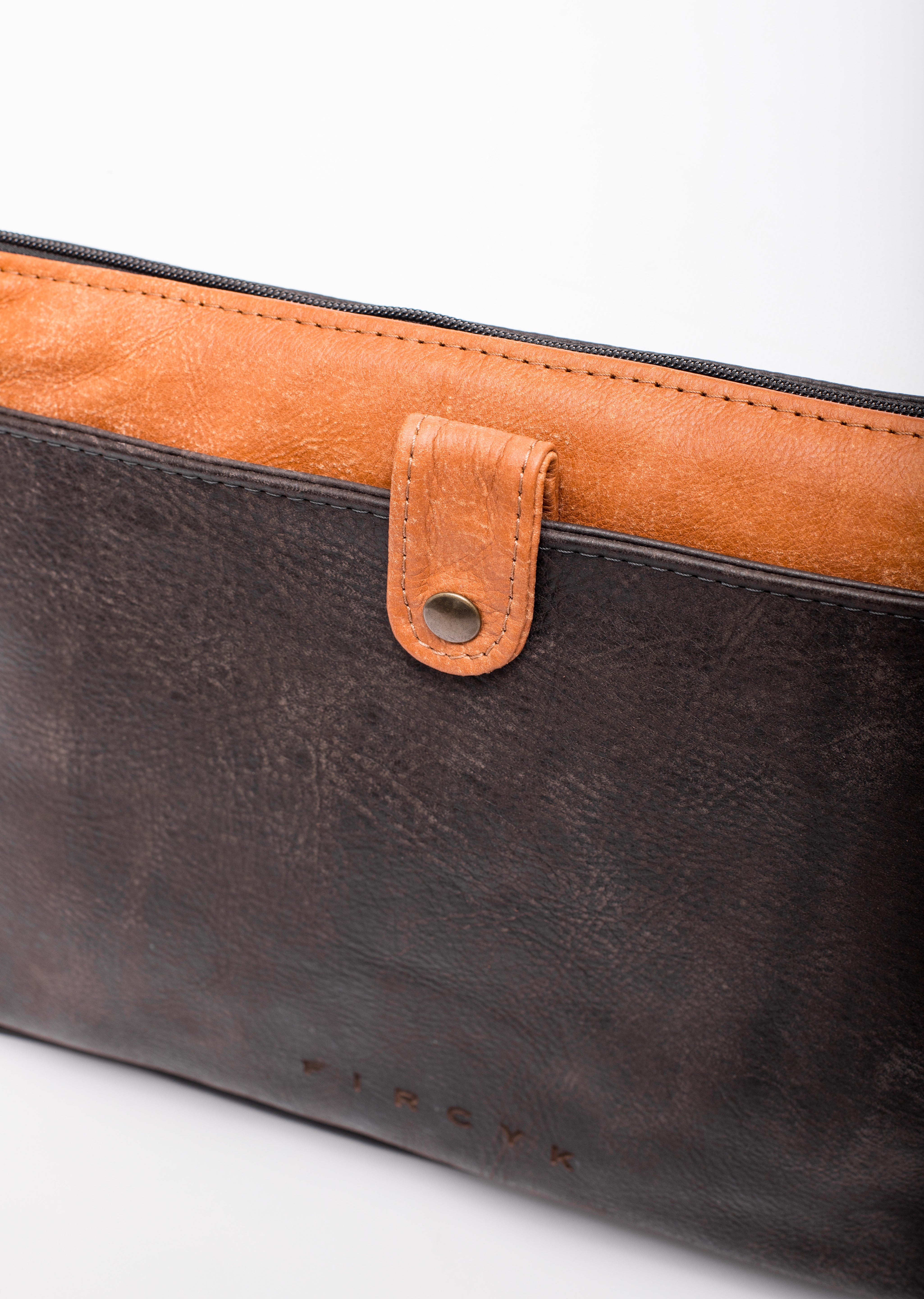 Laptop Sleeve - Deep Black, Natural Leather